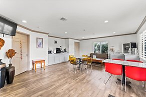Executive Inn and Suites