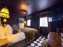 Guy Fawkes Inn