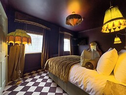 Guy Fawkes Inn
