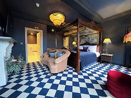 Guy Fawkes Inn