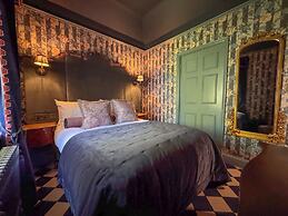 Guy Fawkes Inn