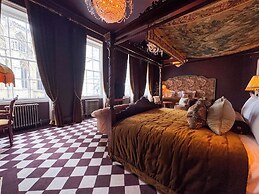Guy Fawkes Inn