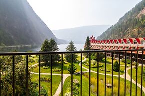 Three Valley Lake Chateau