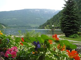 Three Valley Lake Chateau