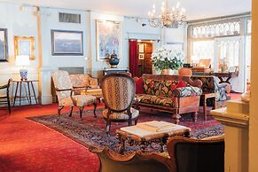 The Red Lion Inn