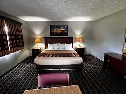 Sky Lodge Inn & Suites