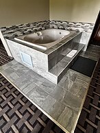 Sky Lodge Inn & Suites