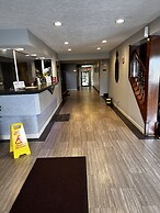 Sky Lodge Inn & Suites