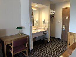 Sky Lodge Inn & Suites