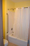 Sky Lodge Inn & Suites