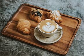 D Varee Montara Thonglor 25