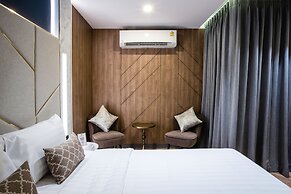 D Varee Montara Thonglor 25