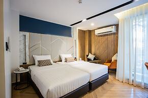 D Varee Montara Thonglor 25