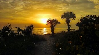 Casey Key Resorts - Beachfront
