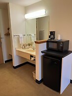 Peppermill Empress Inn