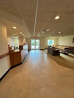 Peppermill Empress Inn