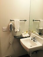 Peppermill Empress Inn