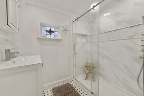 Carroll House Cottages