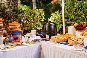 Dhow Inn Boutique Hotel