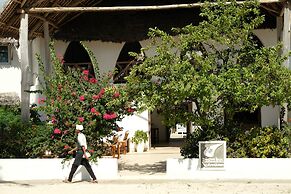 Dhow Inn Boutique Hotel