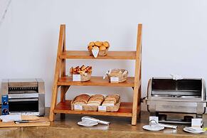 Dhow Inn Boutique Hotel