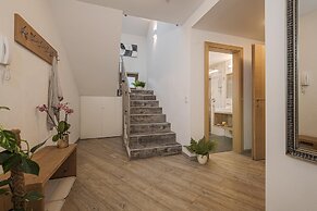 Apart Central – Premium Mountain & Garden