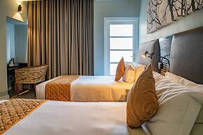 New Ambassador Hotel