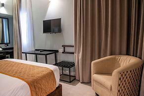 New Ambassador Hotel