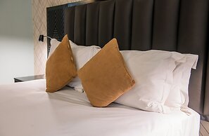 New Ambassador Hotel