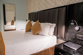 New Ambassador Hotel