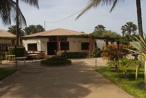 Holiday Beach Club Hotel