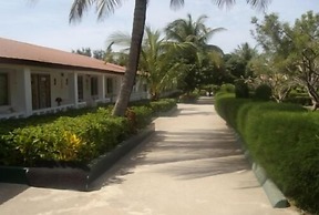 Holiday Beach Club Hotel