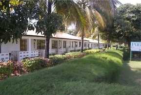 Holiday Beach Club Hotel