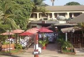 Holiday Beach Club Hotel