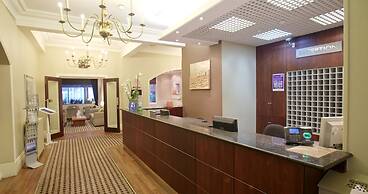 Sandbanks Hotel