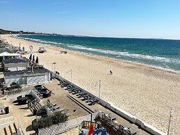 Sandbanks Hotel