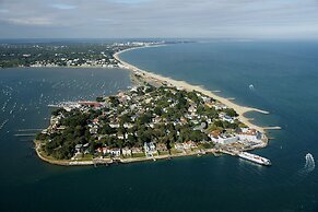 Sandbanks Hotel