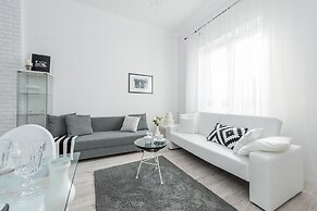 P&O Apartments Center