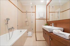 P&O Apartments Center