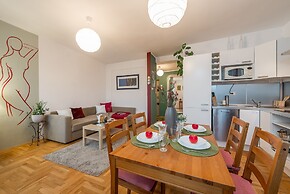 P&O Apartments Center