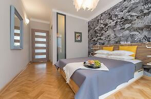 P&O Apartments Center