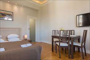 P&O Apartments Center