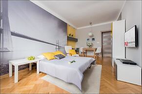 P&O Apartments Center