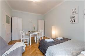 P&O Apartments Center