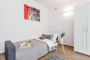 P&O Apartments Center