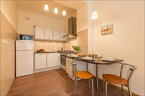 P&O Apartments Center