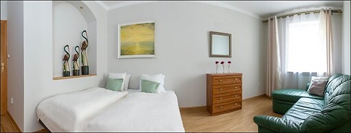 P&O Apartments Center