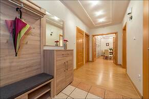 P&O Apartments Center