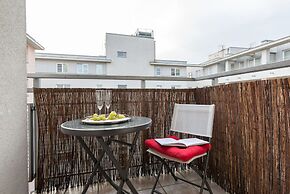 P&O Apartments Center