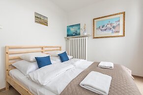 P&O Apartments Center